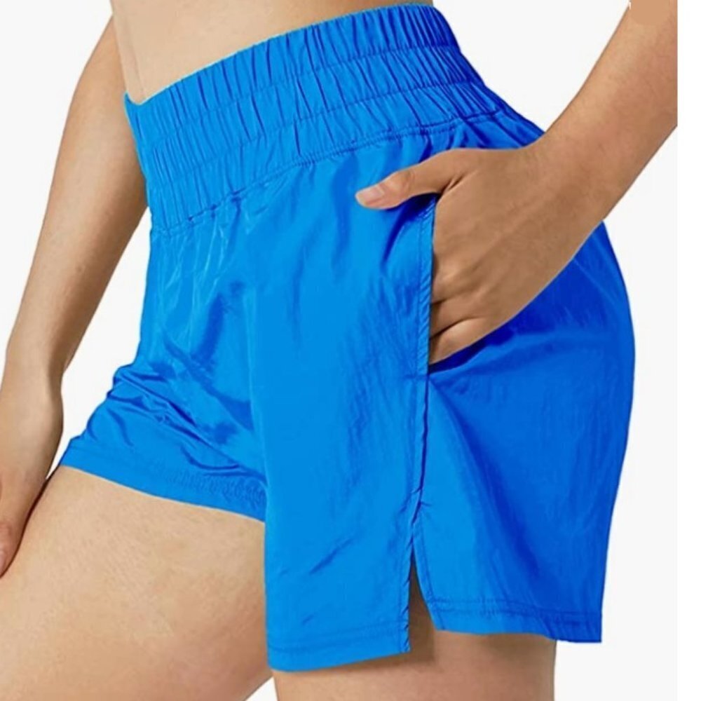 High Waisted Athletic Shorts with 2 Side Pockets 2.5“inseam, Size XL